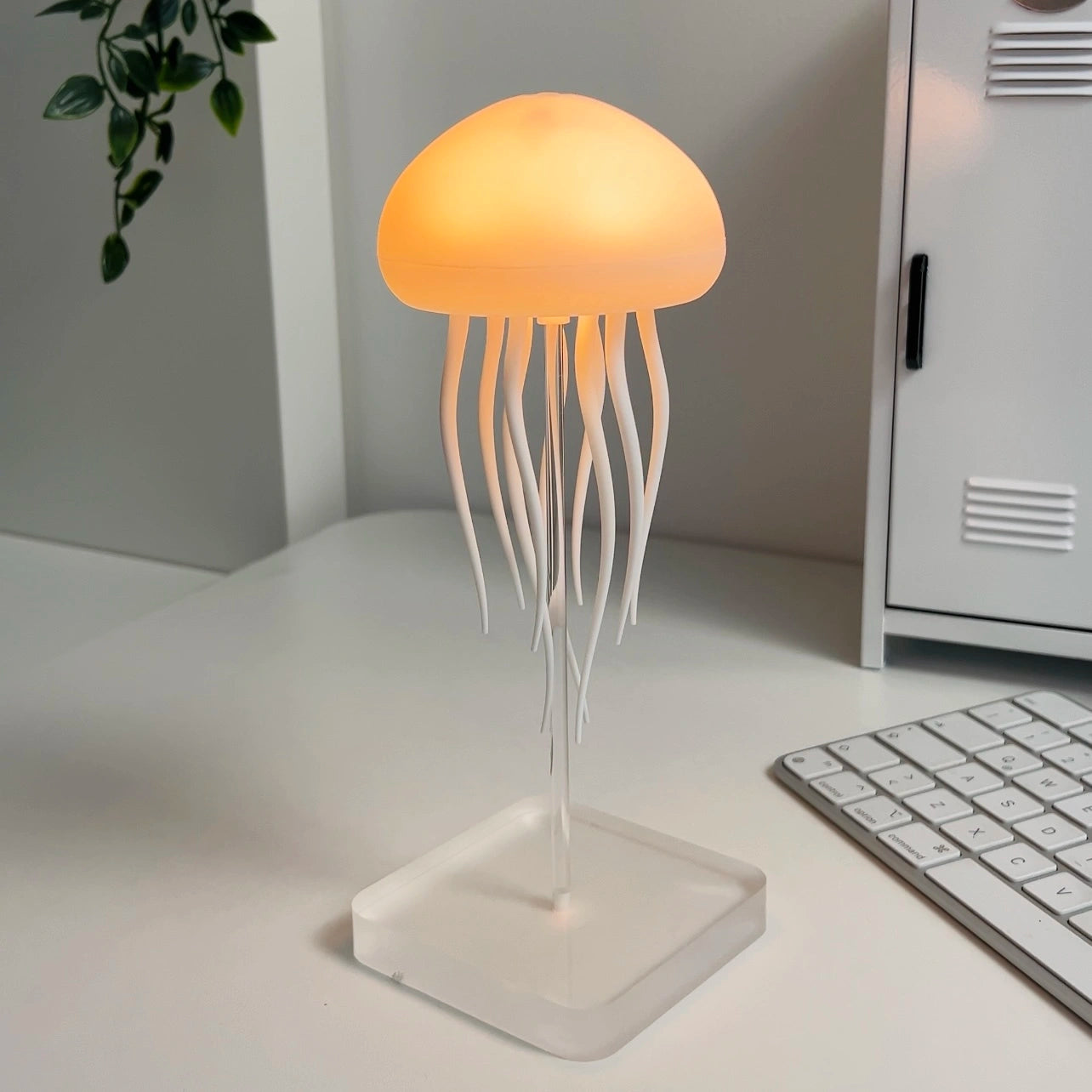 JellyGlow - The Jellyfish Lamp Ocean Inspired Mood Light Desk/Night Lamp